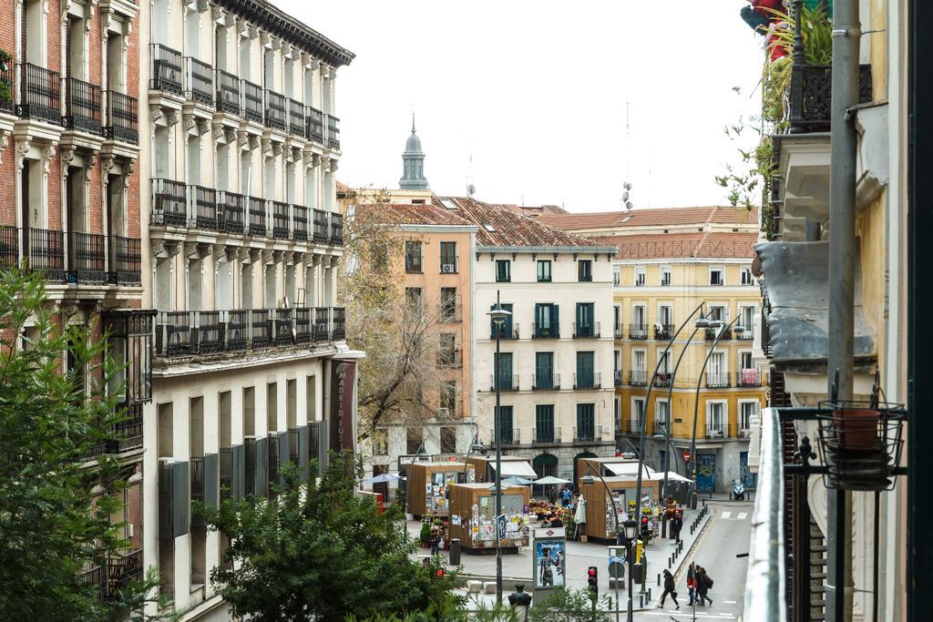 Alvaro Residencia Hotel Madrid Exterior photo